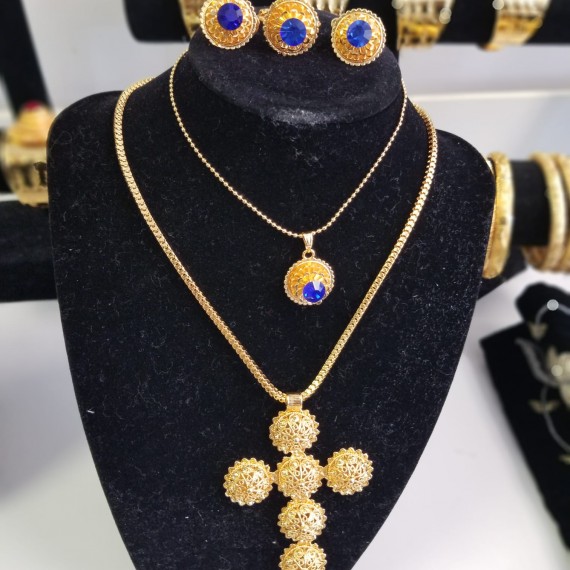 https://www.habeshadresses.com/products/jewelery-with-ear-necklace-and-hand